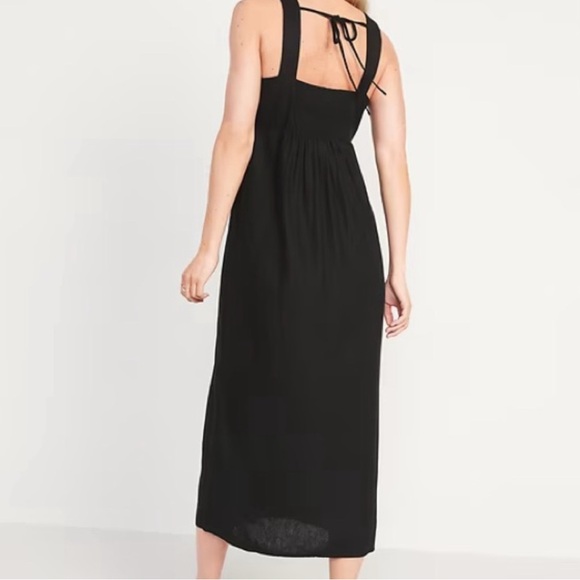Old Navy black sleeveless v-neck tie-back smocked shift maxi dress size medium - Picture 2 of 8